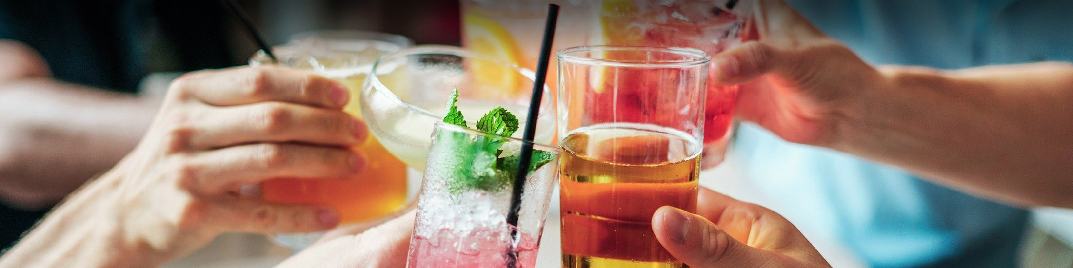 drinks-2578446_1920_2200x550_2200x550px