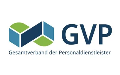 Logo des Gesamtverbands der Personaldienstleister (GVP) mit stilisiertem blau-grünem Würfelsymbol und Schriftzug ‚GVP – Gesamtverband der Personaldienstleister‘